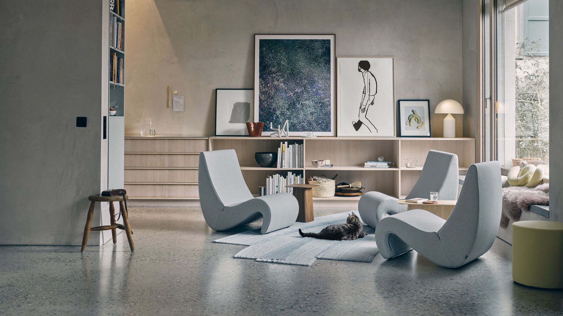 Amoebe Chair: A Sculptural Icon of Organic Comfort & Timeless Design